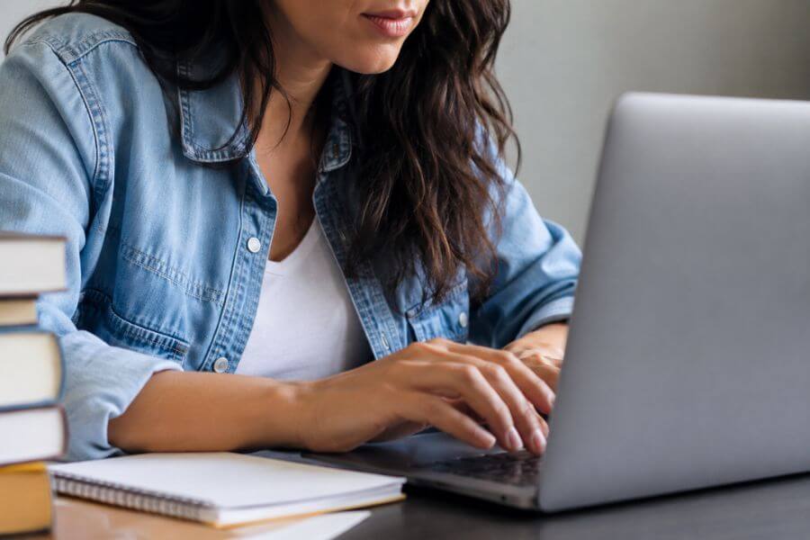10 Best Scholarships for Adult Learners Going Back to School dandan10