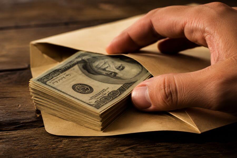 Read more about the article 10 Biggest Money Mistakes People Make After Receiving an Inheritance