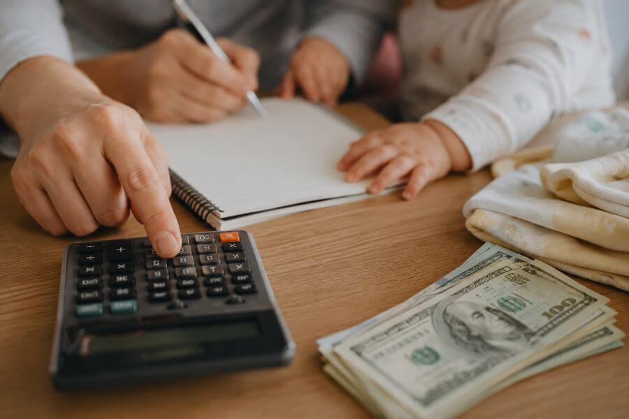 Read more about the article 10 Smartest Financial Moves New Parents Should Make in Year One