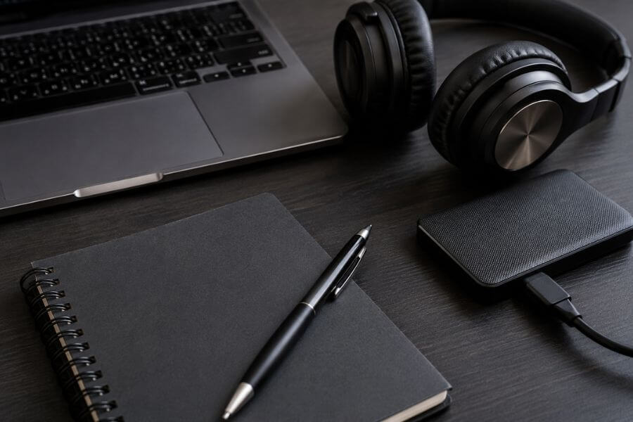 Read more about the article 10 Biggest Side Hustle Essentials Every Freelancer Should Buy This Year