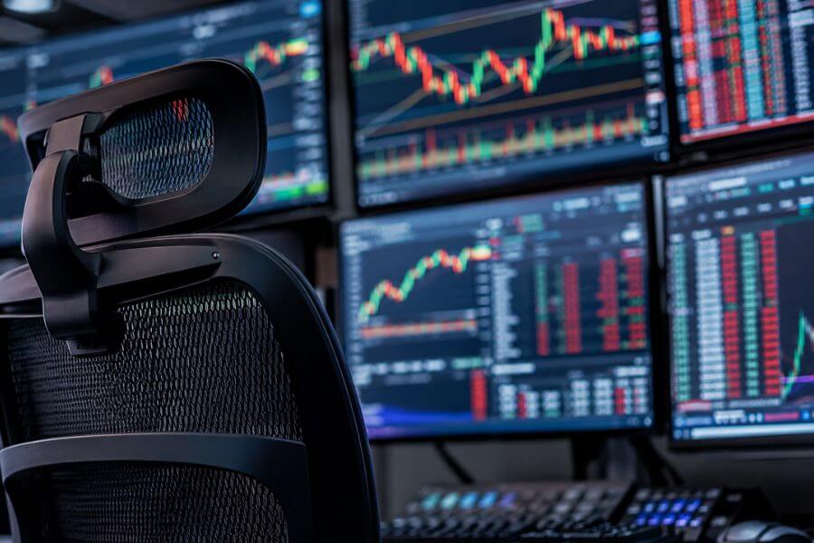 Read more about the article 7 Biggest Home Office Upgrades for High-Performance Day Traders in 2026