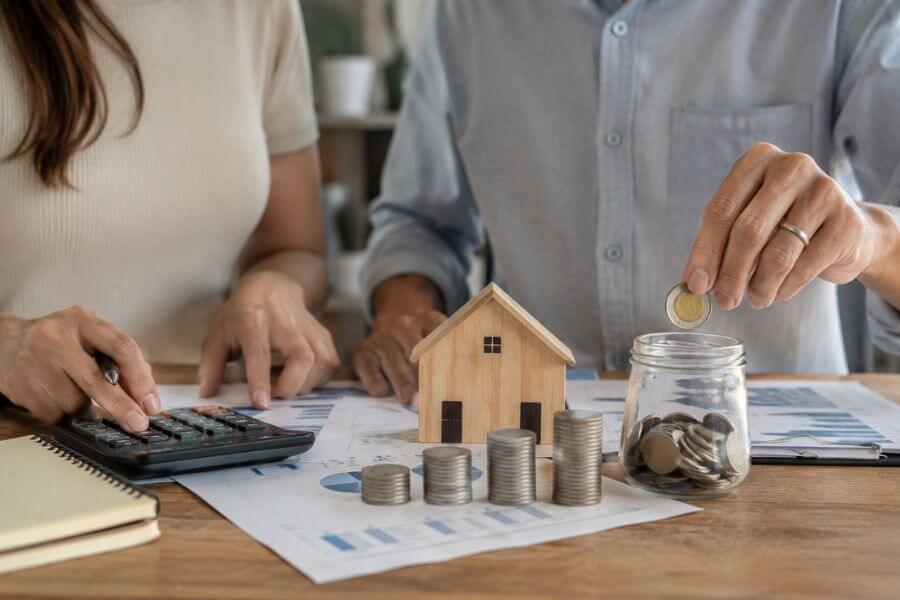 Read more about the article How to Achieve Financial Independence as a Married Couple: Merging Assets and Goals